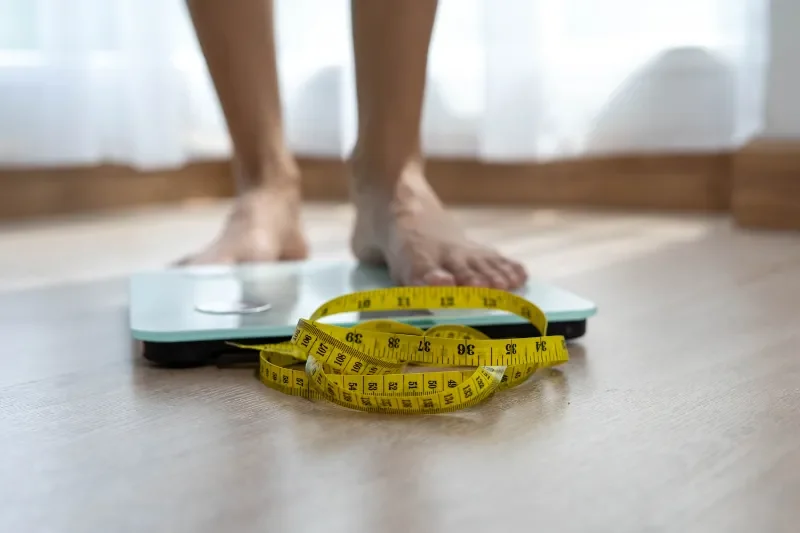 每月體重持續下降